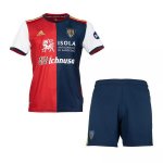 Maglia Cagliari Calcio Prima Bambino 2020/2021 Rosso Maglia Cagliari Calcio Prima Bambino 2020/2021 Rosso