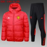 Piumino Manchester United Set Completo 2024/2025 Rosso Piumino Manchester United Set Completo 2024/2025 Rosso