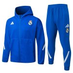 Giacca Cappuccio Real Madrid 2026/2027 Blu Giacca Cappuccio Real Madrid 2026/2027 Blu